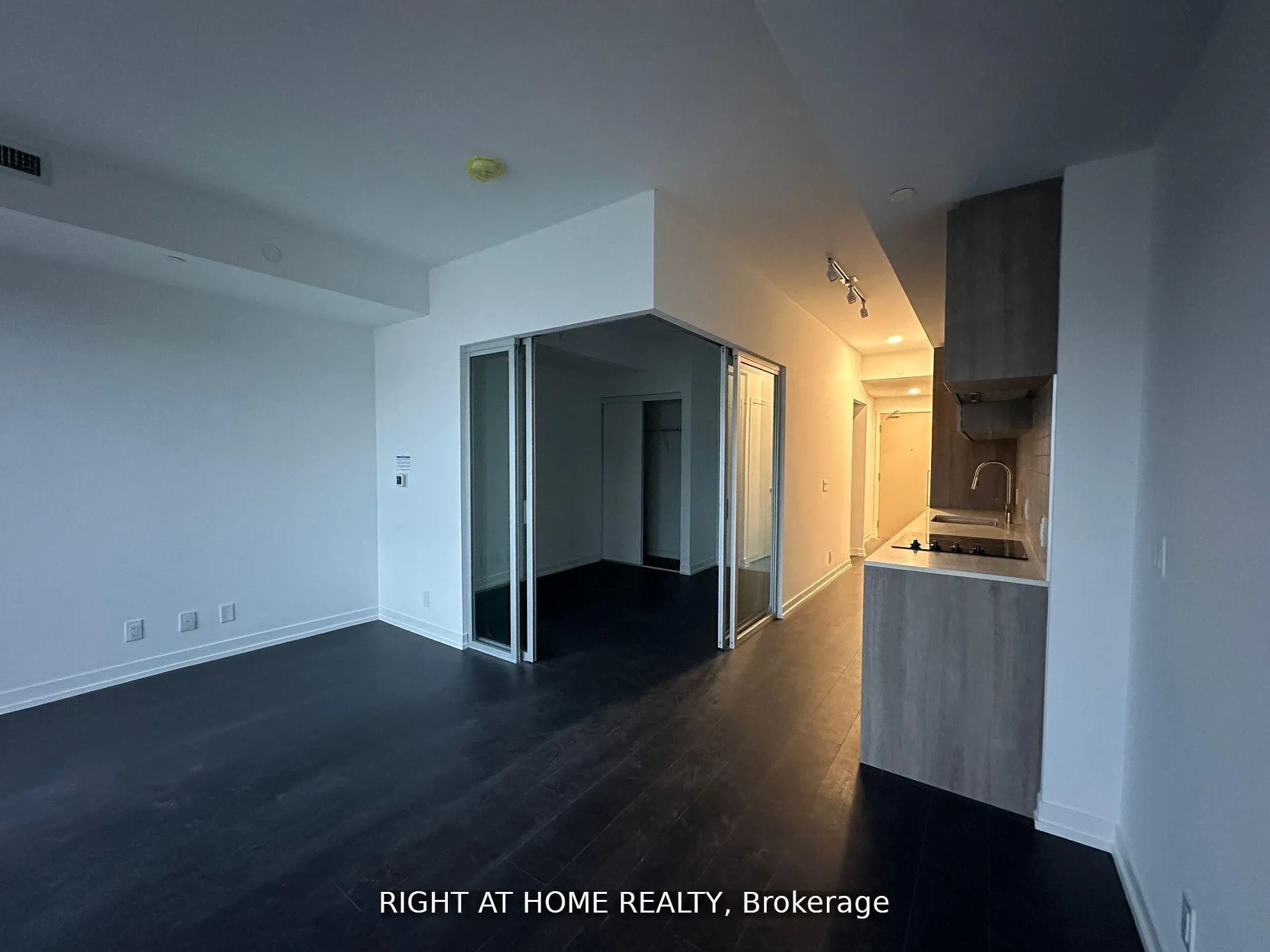 Photo 9 of Unit 320, 2020 Bathurst Street, Toronto, Humewood-Cedarvale — HOMEH