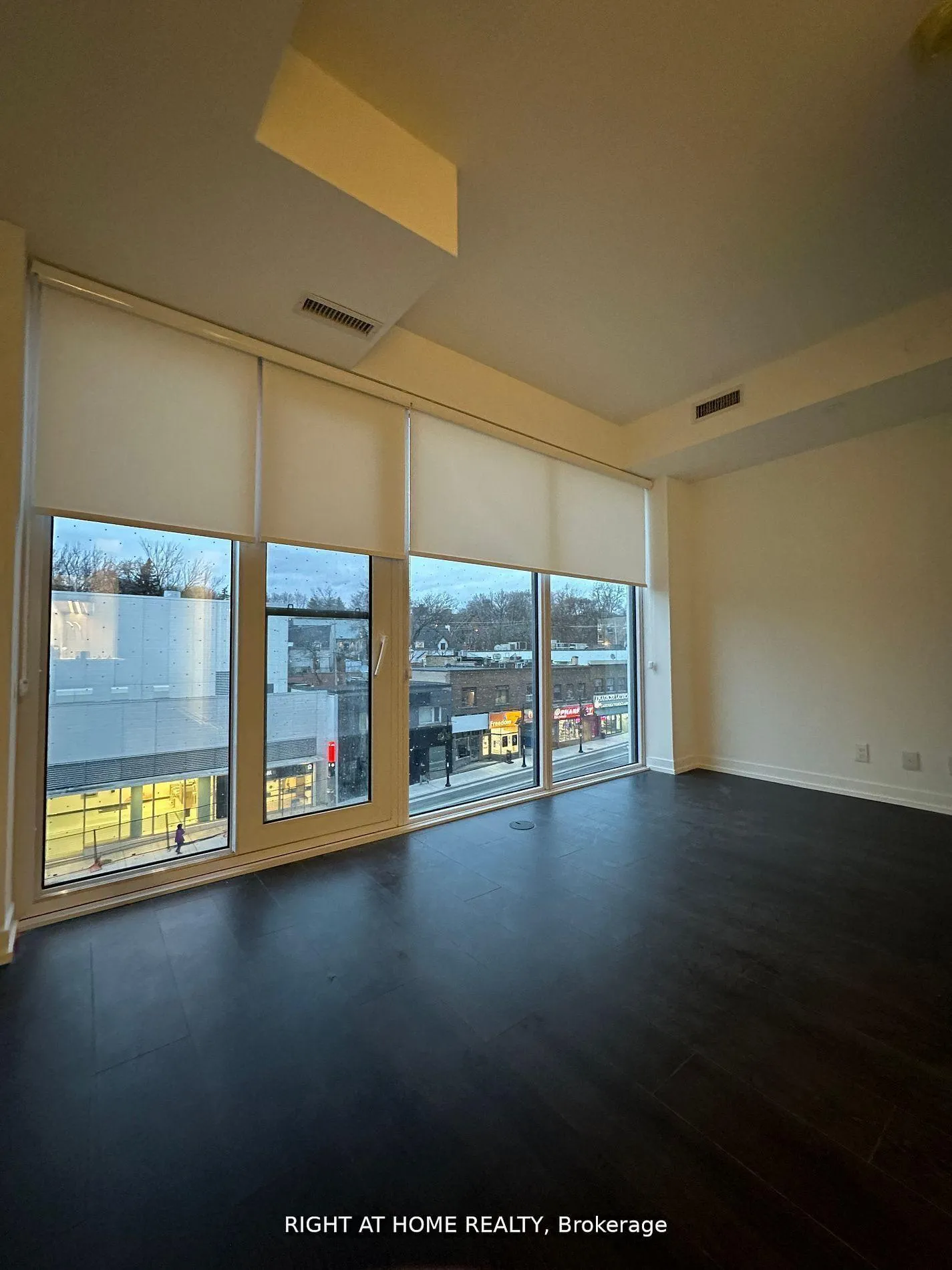 Photo 11 of Unit 320, 2020 Bathurst Street, Toronto, Humewood-Cedarvale — HOMEH