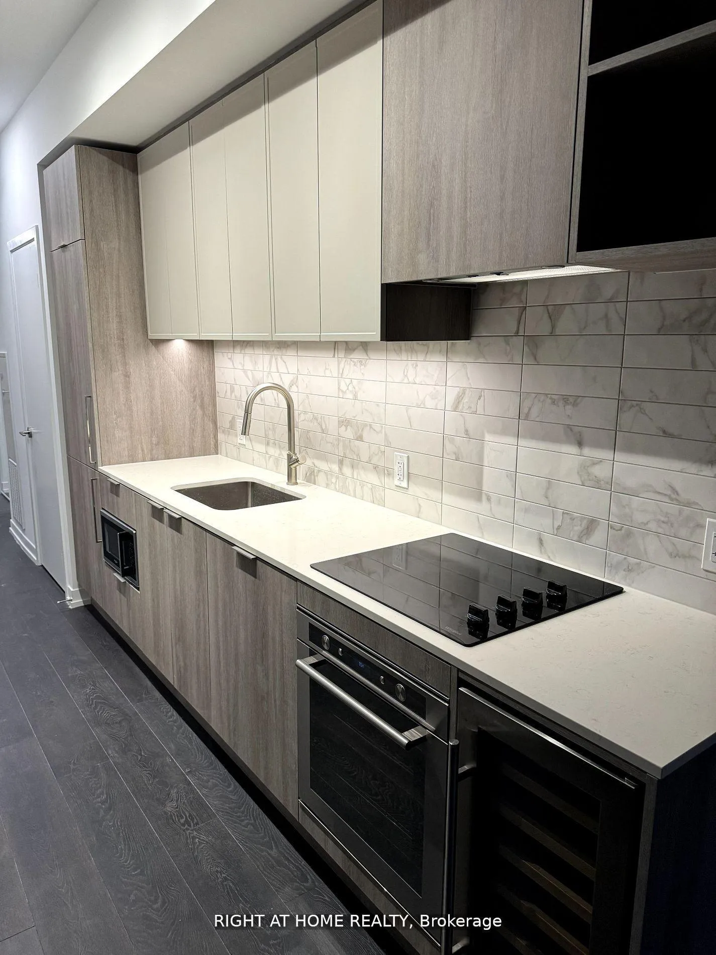 Photo 13 of Unit 320, 2020 Bathurst Street, Toronto, Humewood-Cedarvale — HOMEH