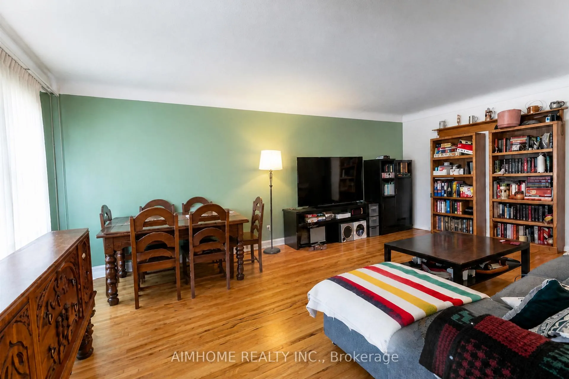 Photo 2 of 8 Munro Street, Thorold, Thorold Downtown — HOMEH