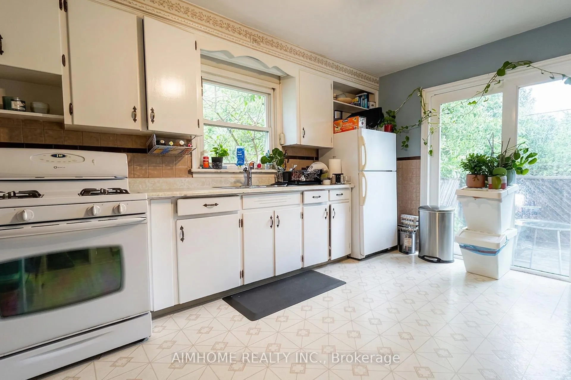Photo 4 of 8 Munro Street, Thorold, Thorold Downtown — HOMEH
