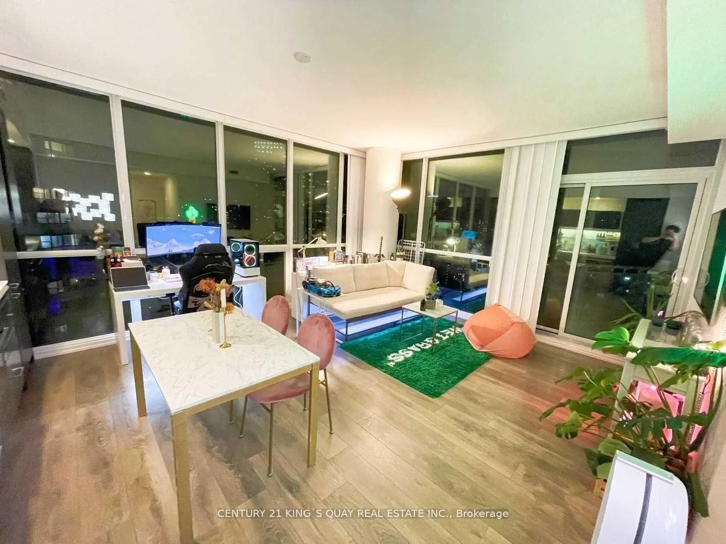 Photo 8 of Unit 2710, 45 Charles Street E, Toronto, Church-Yonge Corridor — HOMEH