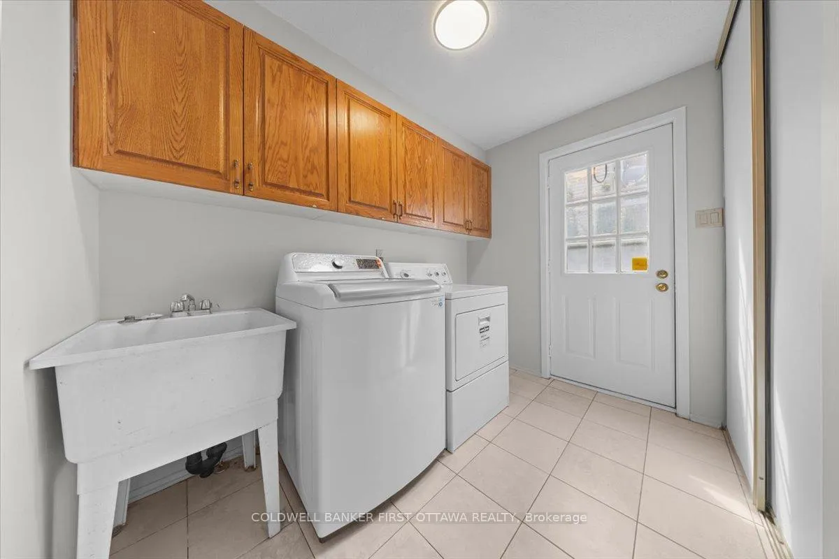 Photo 5 of 1841 Thistleleaf Crescent, Ottawa, Chapel Hill — HOMEH