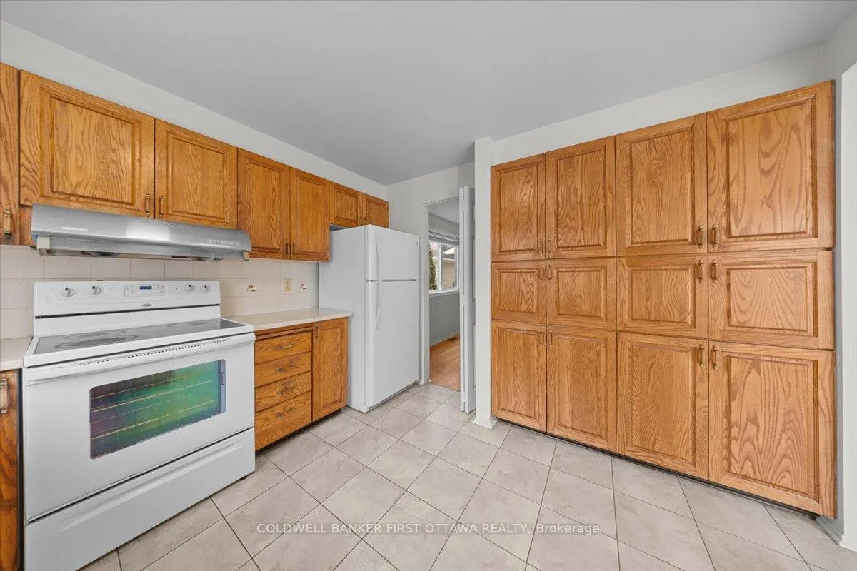 Photo 9 of 1841 Thistleleaf Crescent, Ottawa, Chapel Hill — HOMEH