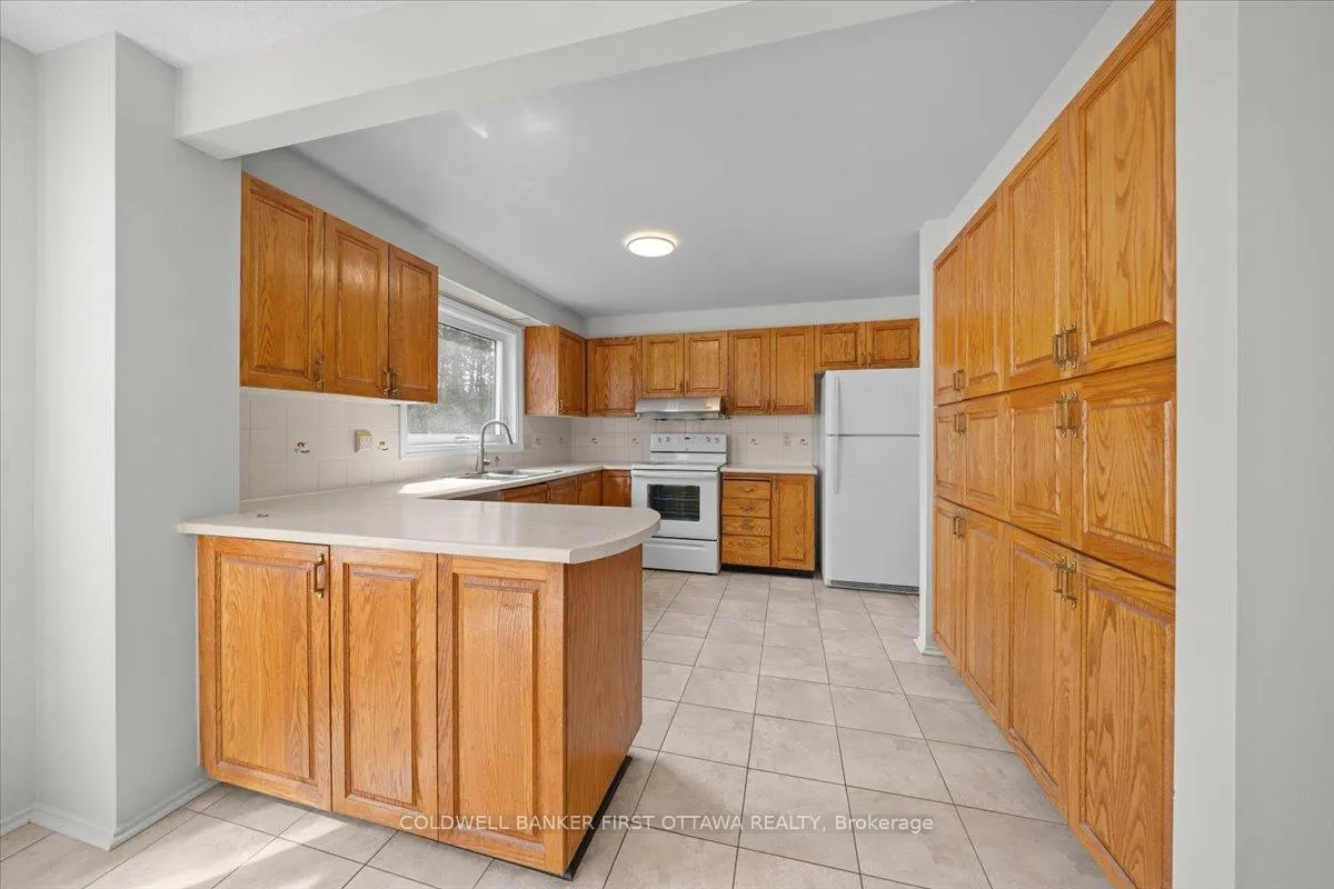 Photo 10 of 1841 Thistleleaf Crescent, Ottawa, Chapel Hill — HOMEH
