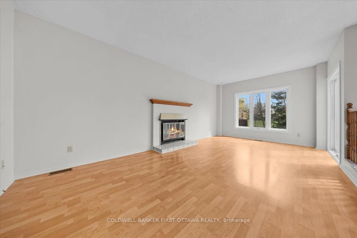 Photo 14 of 1841 Thistleleaf Crescent, Ottawa, Chapel Hill — HOMEH