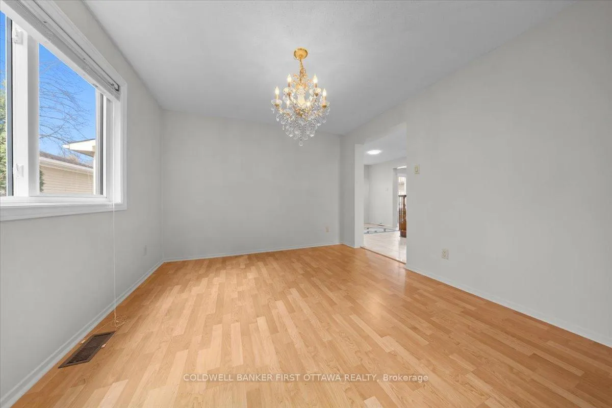 Photo 17 of 1841 Thistleleaf Crescent, Ottawa, Chapel Hill — HOMEH