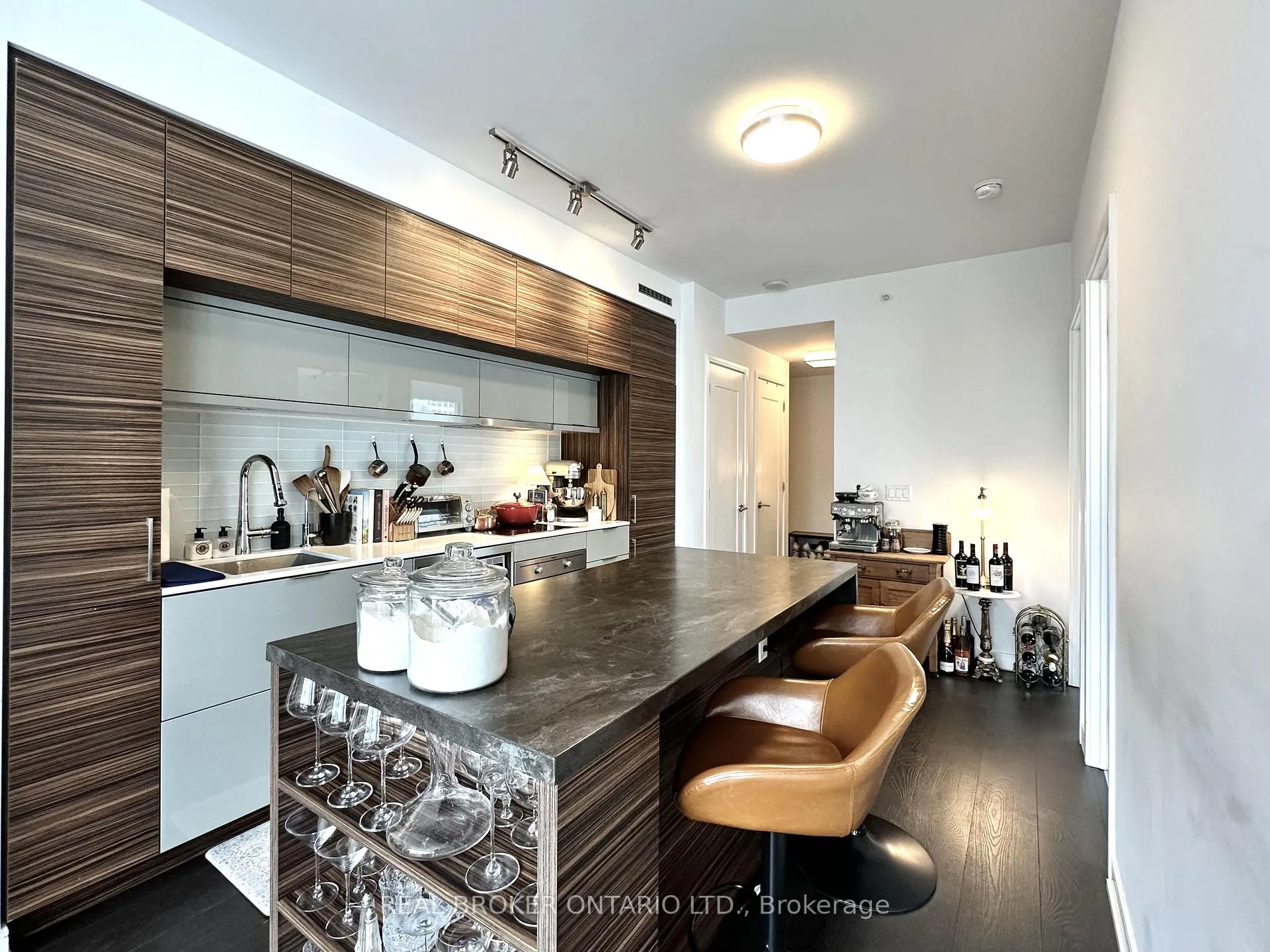 Photo 8 of Unit 2502, 88 Scott Street, Toronto, Church-Yonge Corridor — HOMEH