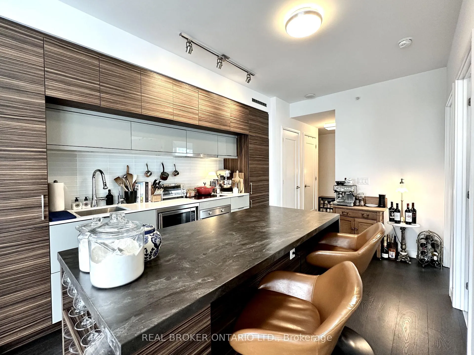 Photo 9 of Unit 2502, 88 Scott Street, Toronto, Church-Yonge Corridor — HOMEH