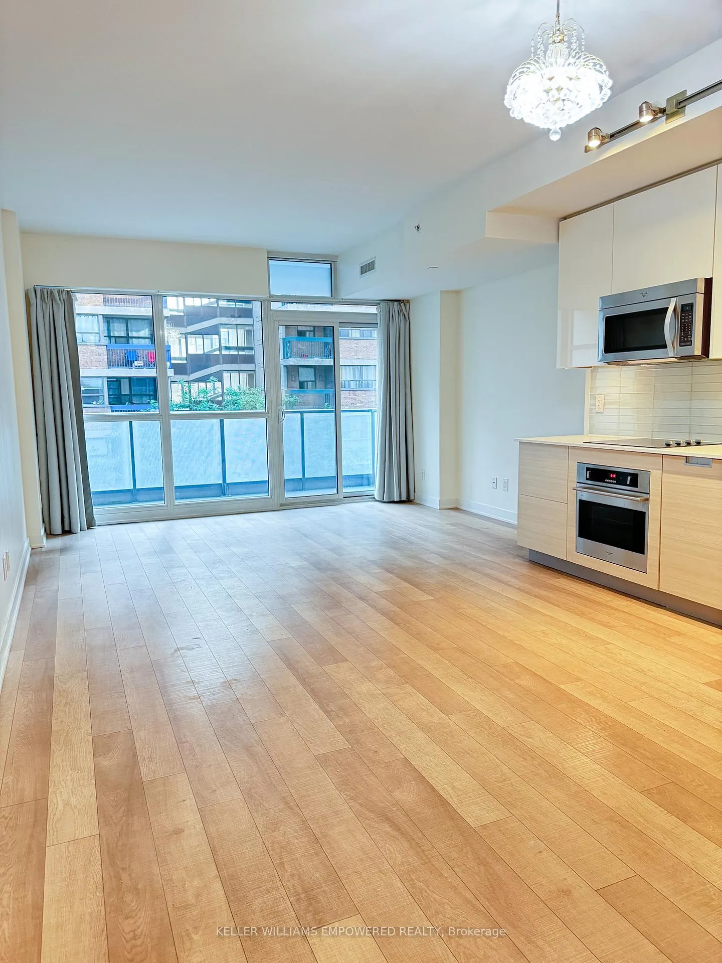 Photo 2 of Unit 406, 210 Simcoe Street, Toronto, Kensington-Chinatown — HOMEH