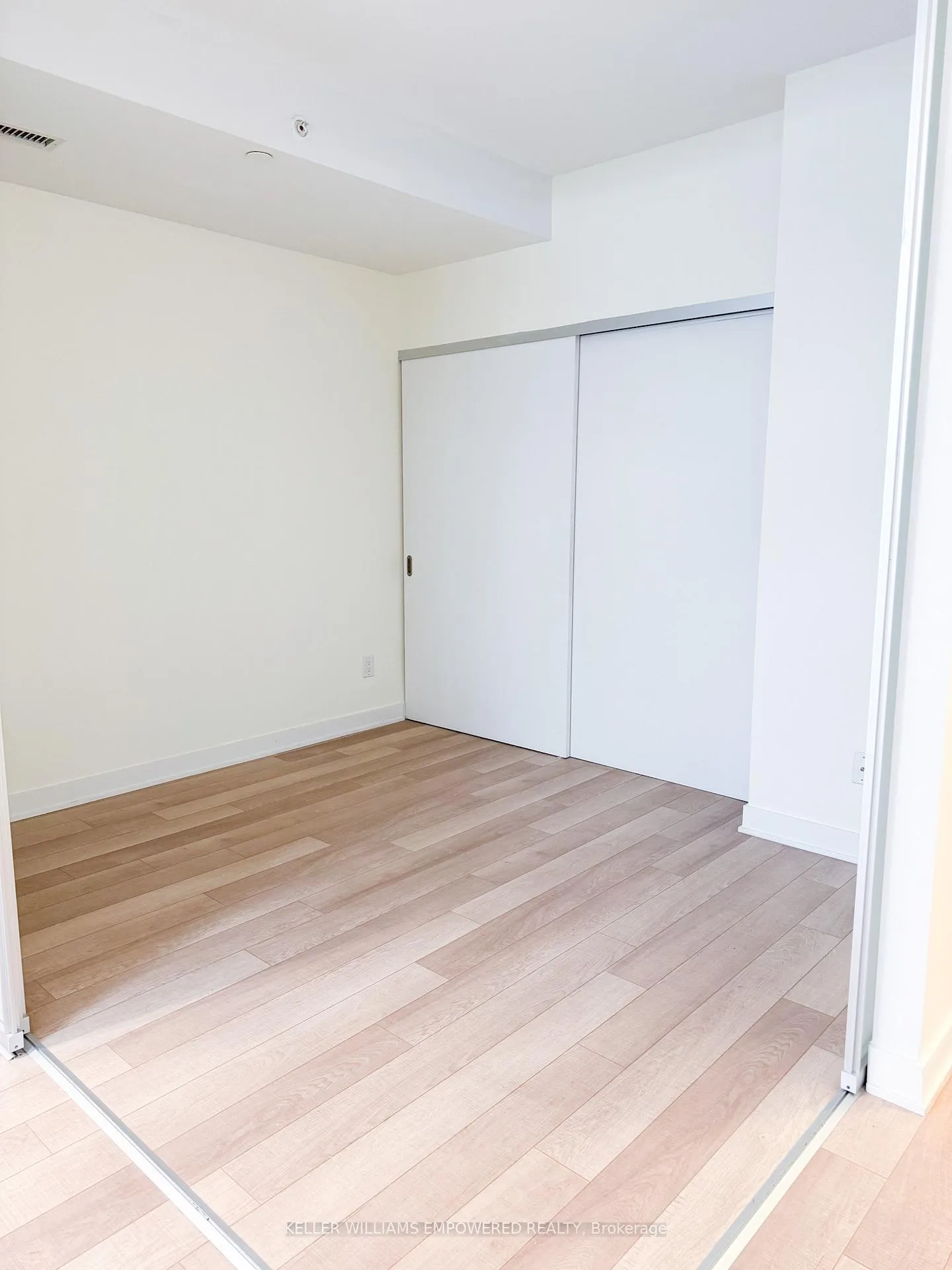 Photo 8 of Unit 406, 210 Simcoe Street, Toronto, Kensington-Chinatown — HOMEH