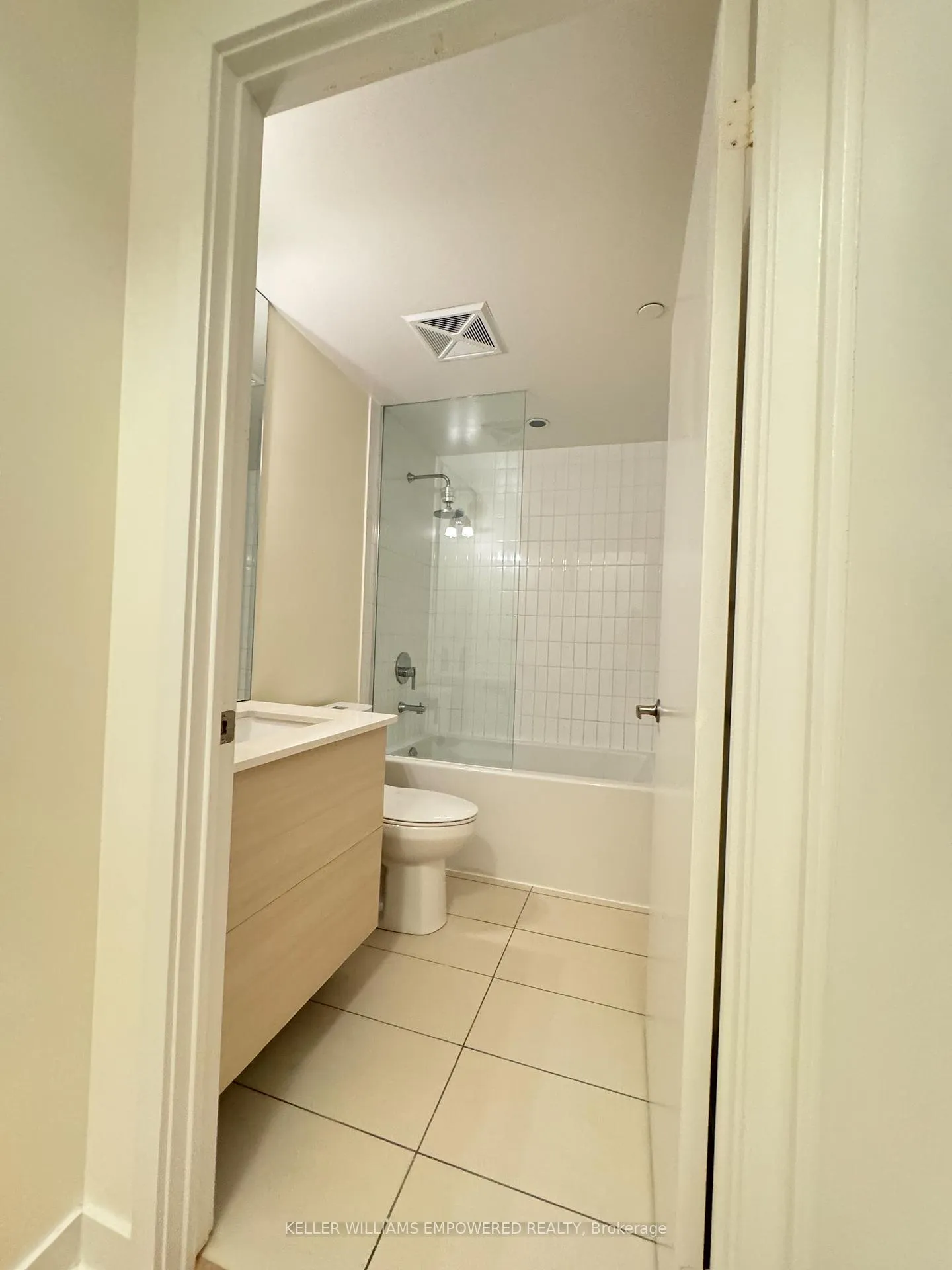 Photo 14 of Unit 406, 210 Simcoe Street, Toronto, Kensington-Chinatown — HOMEH