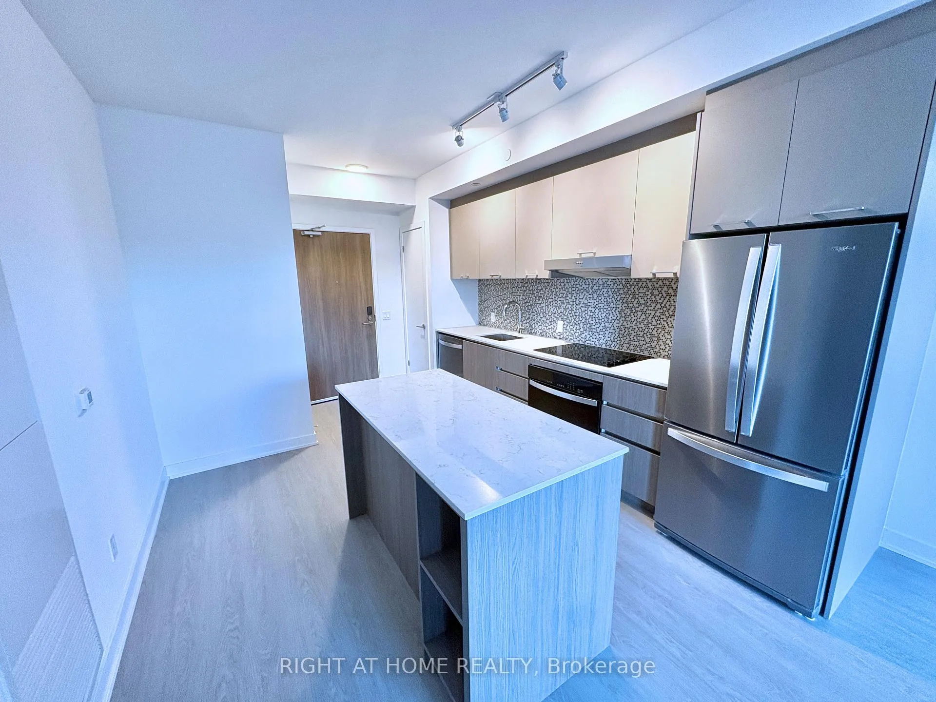 Photo 3 of Unit 221, 8188 Yonge Street, Vaughan, Uplands — HOMEH