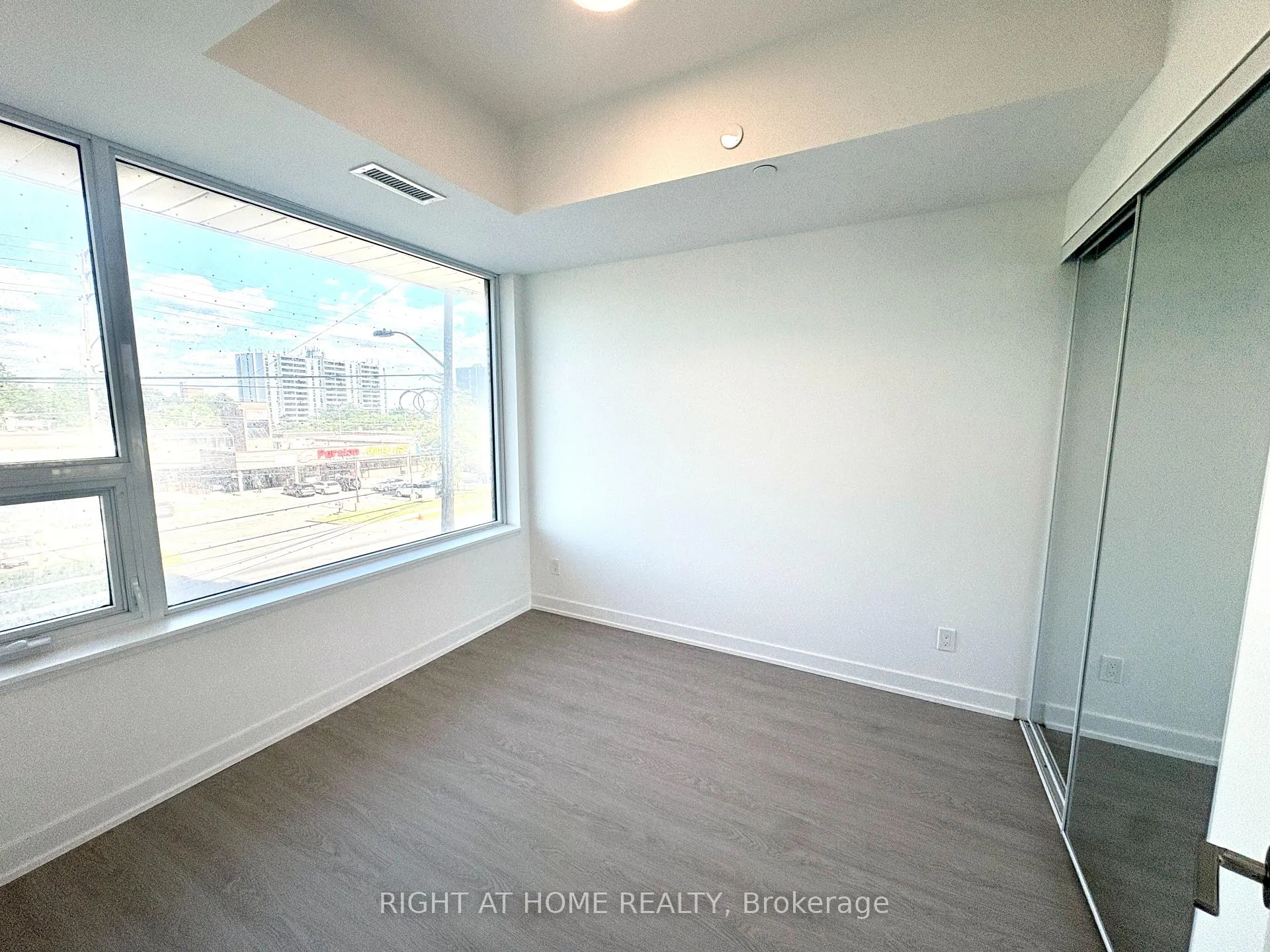 Photo 7 of Unit 221, 8188 Yonge Street, Vaughan, Uplands — HOMEH