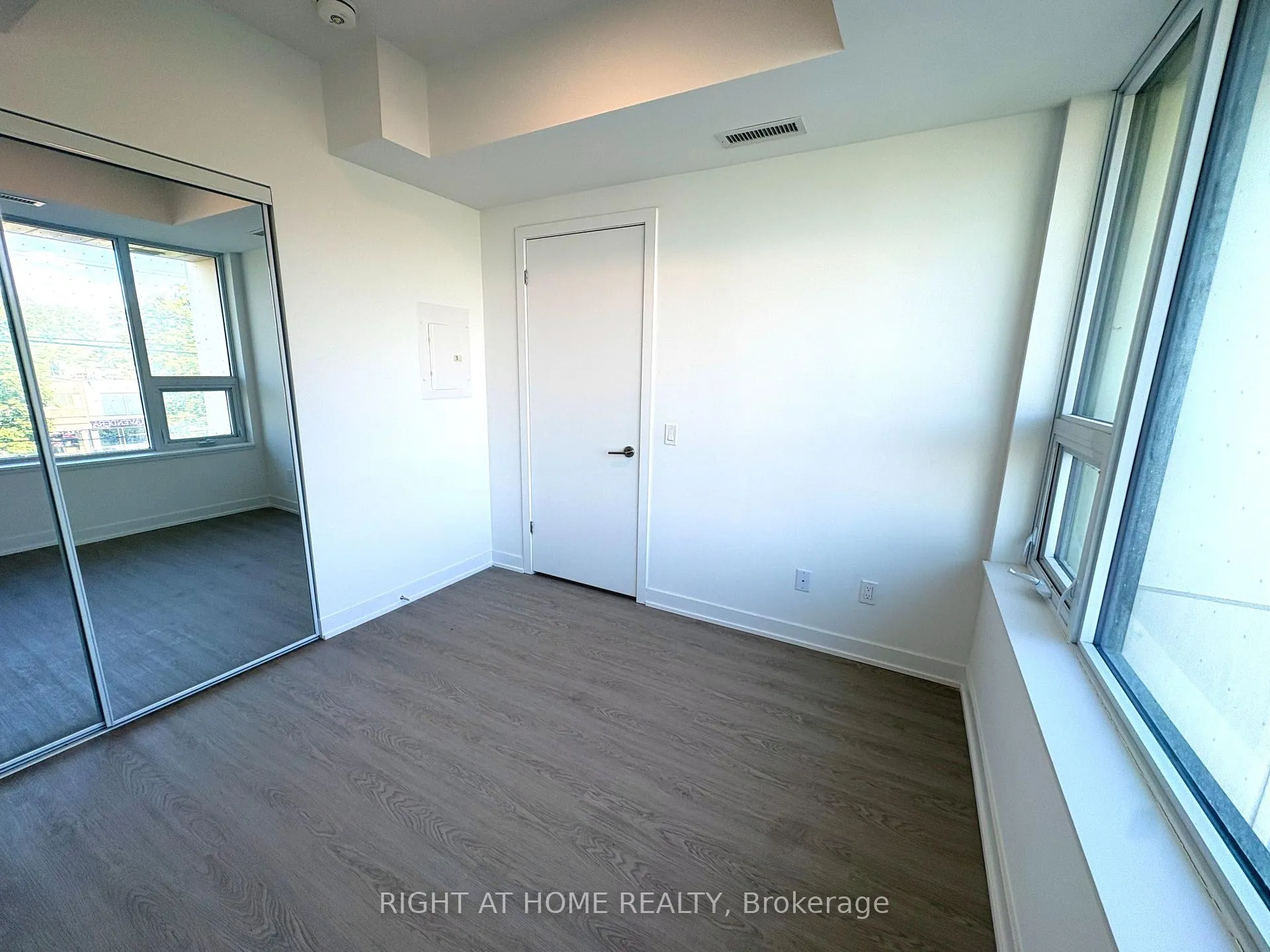 Photo 9 of Unit 221, 8188 Yonge Street, Vaughan, Uplands — HOMEH