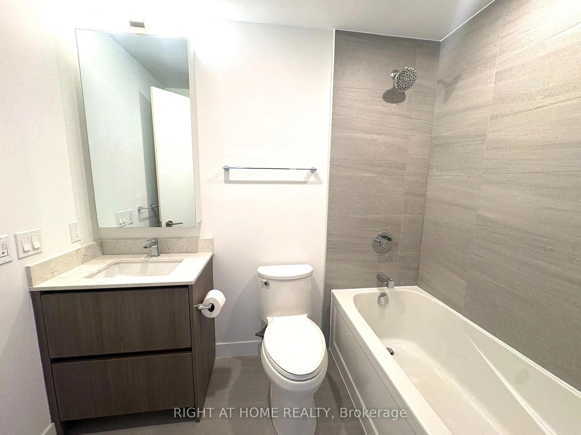 Photo 11 of Unit 221, 8188 Yonge Street, Vaughan, Uplands — HOMEH