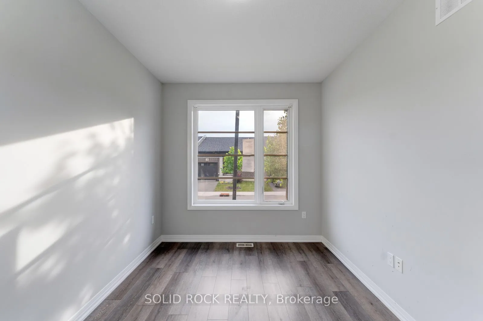 Photo 16 of Unit 11, 550 Grey Street, Brantford, Echo Place — HOMEH