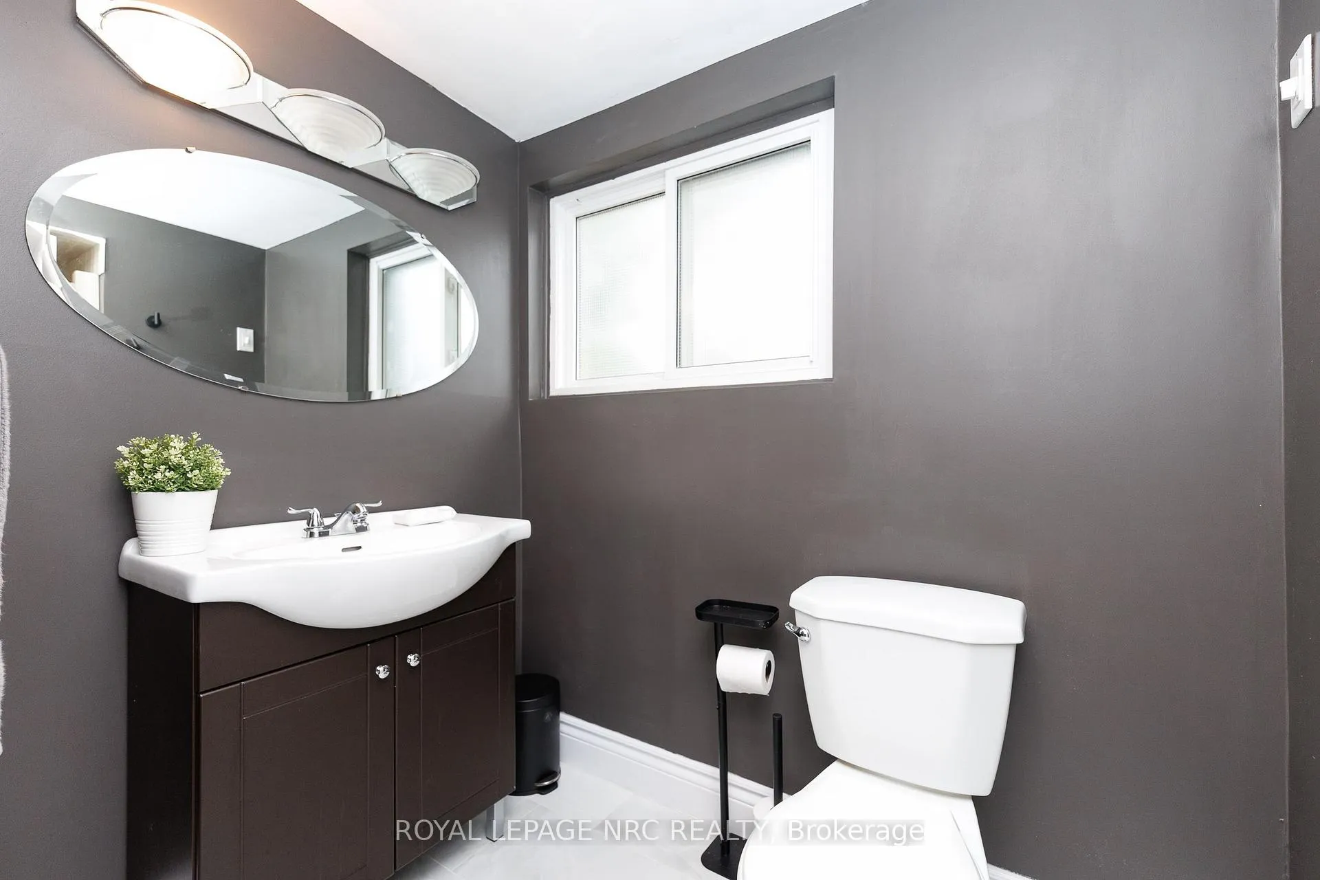 Photo 23 of 15 Nickel Street, St. Catharines, Lakeshore — HOMEH