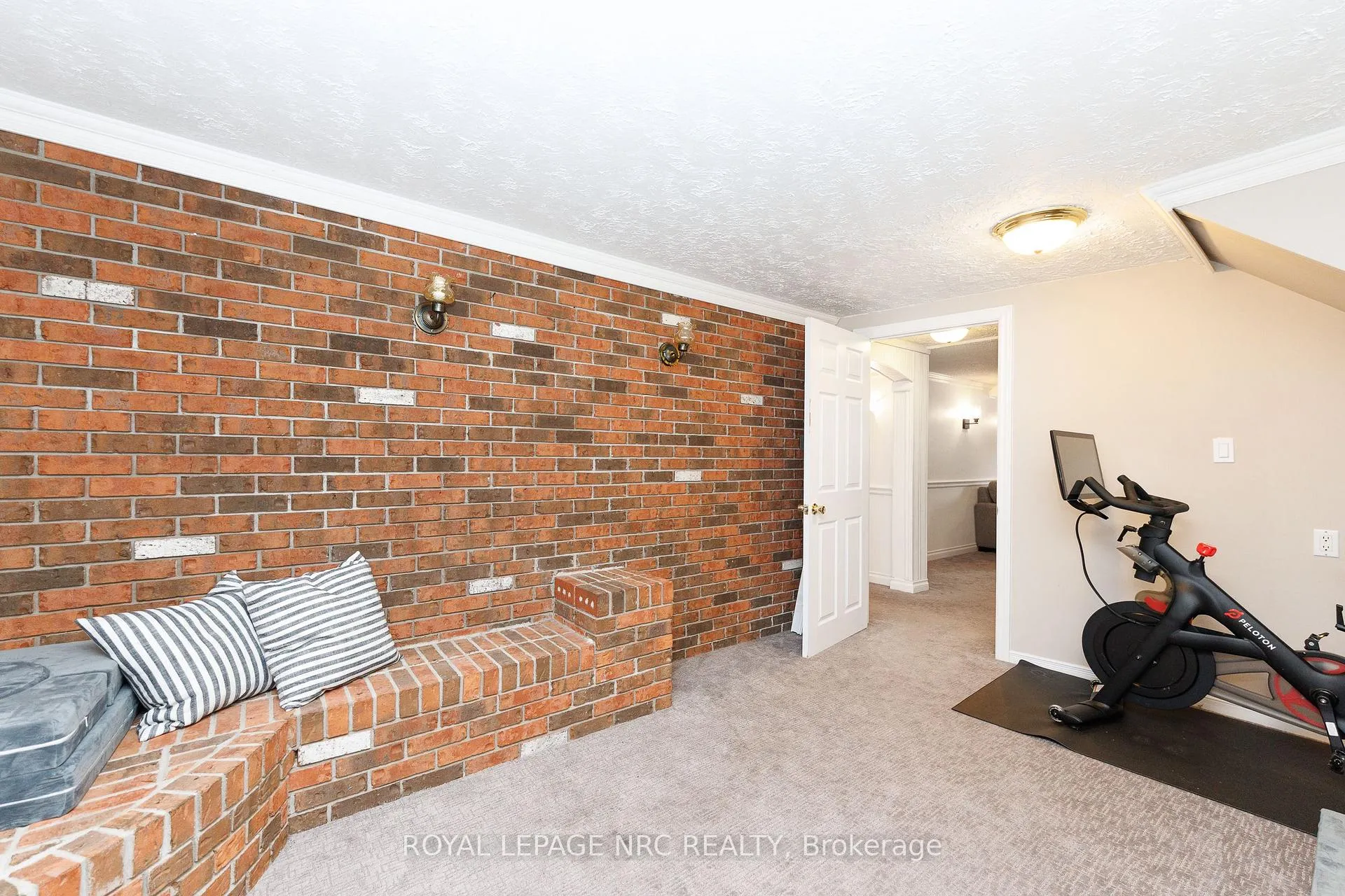 Photo 25 of 15 Nickel Street, St. Catharines, Lakeshore — HOMEH