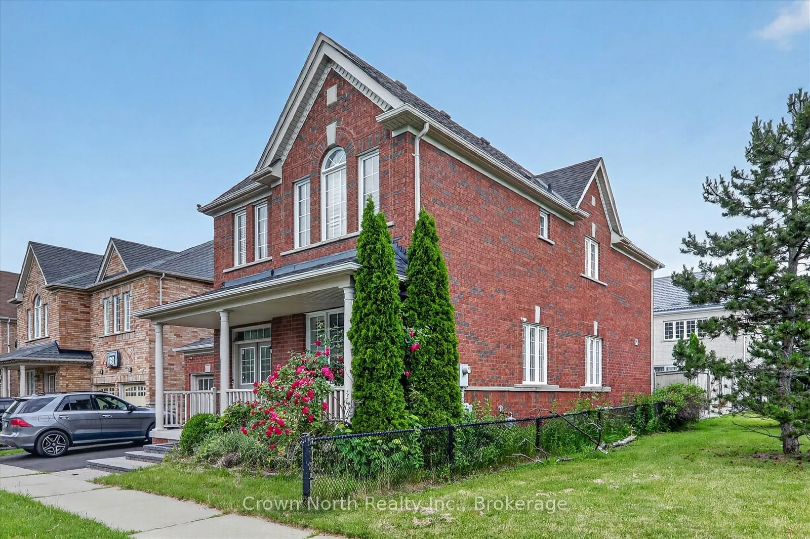 Photo 4 of 2 Mccarrick Street, Ajax, Northeast Ajax — HOMEH