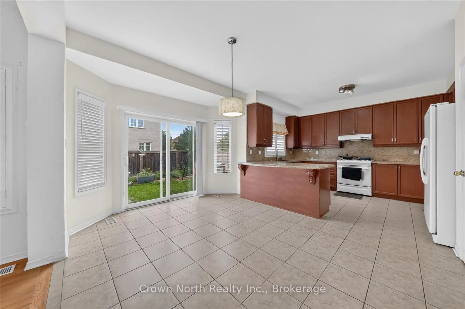 Photo 9 of 2 Mccarrick Street, Ajax, Northeast Ajax — HOMEH