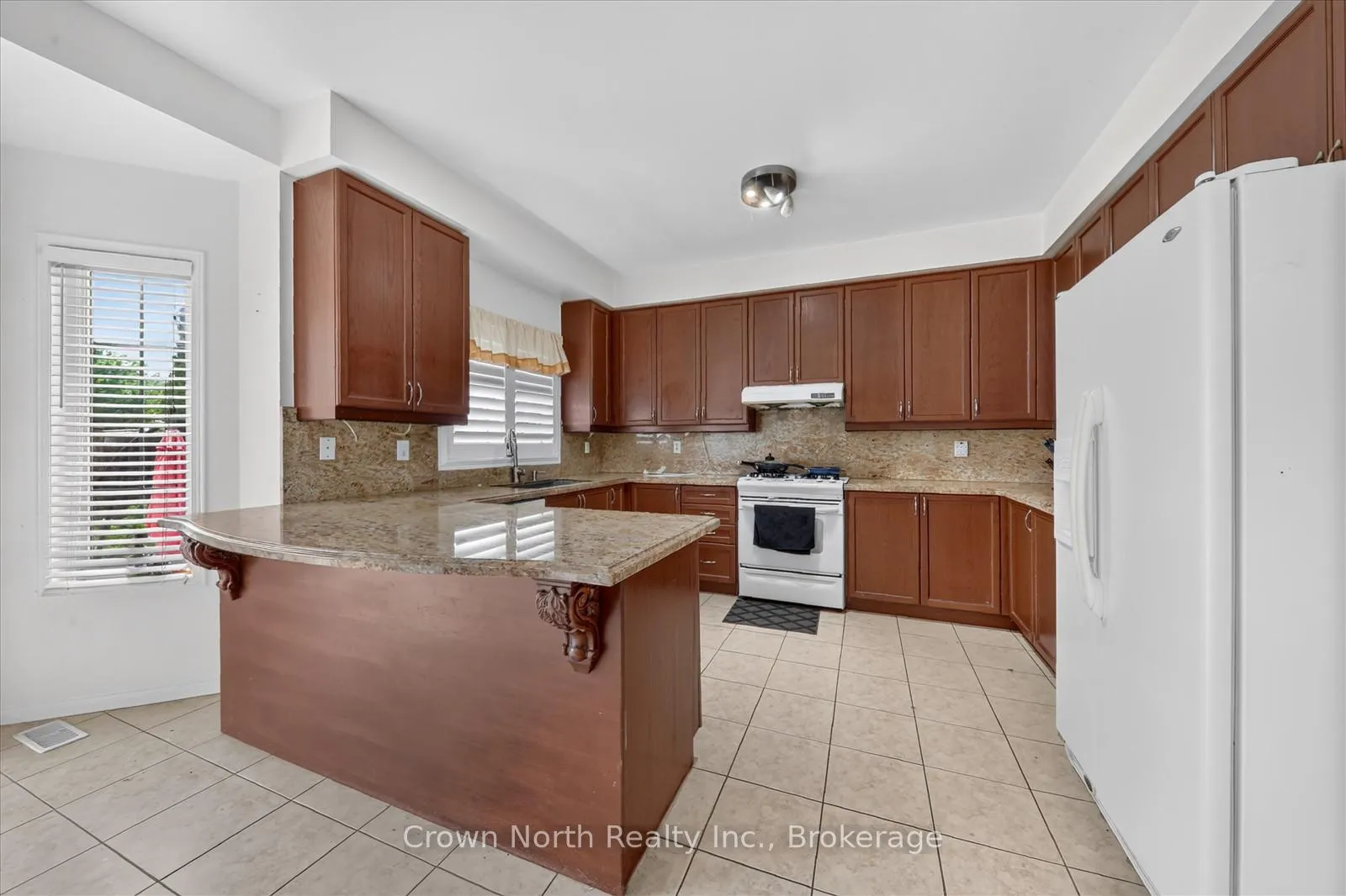 Photo 10 of 2 Mccarrick Street, Ajax, Northeast Ajax — HOMEH