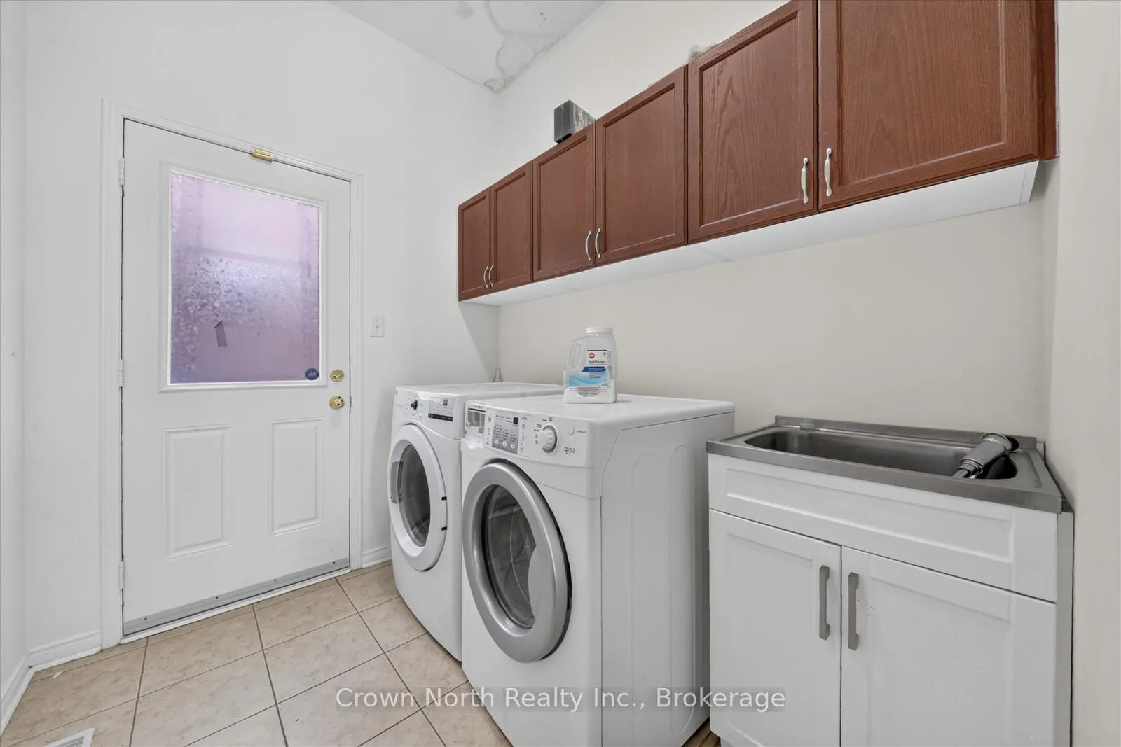 Photo 15 of 2 Mccarrick Street, Ajax, Northeast Ajax — HOMEH