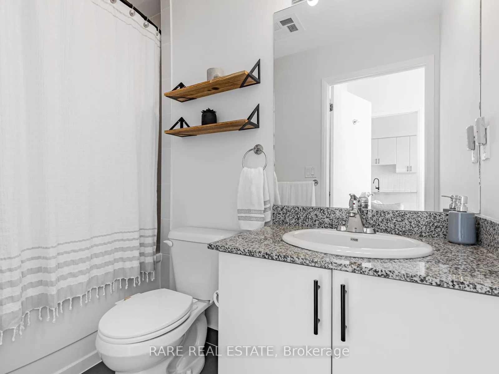 Photo 19 of Unit 810, 2900 Highway 7, Vaughan, Concord — HOMEH