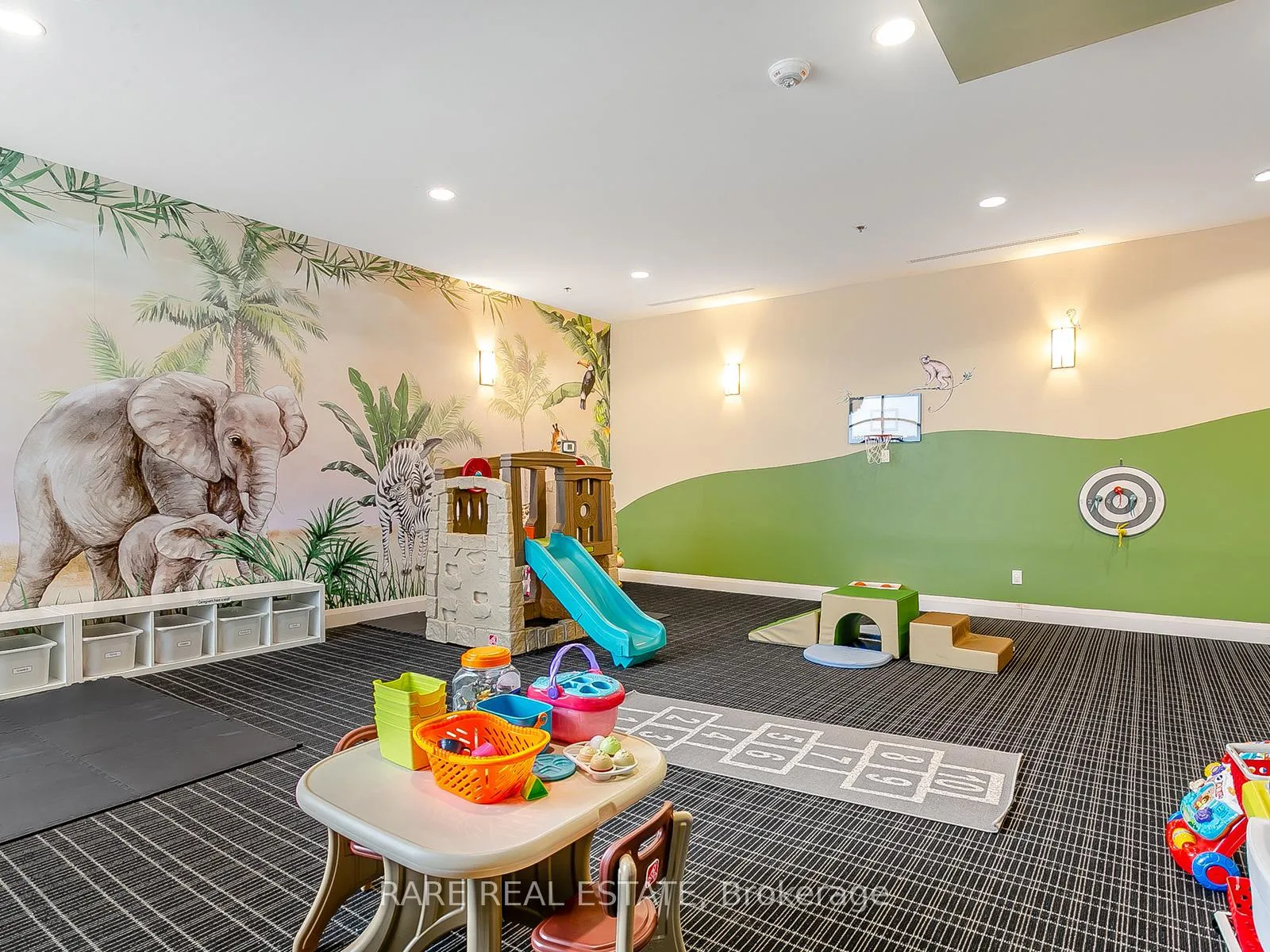 Photo 30 of Unit 810, 2900 Highway 7, Vaughan, Concord — HOMEH