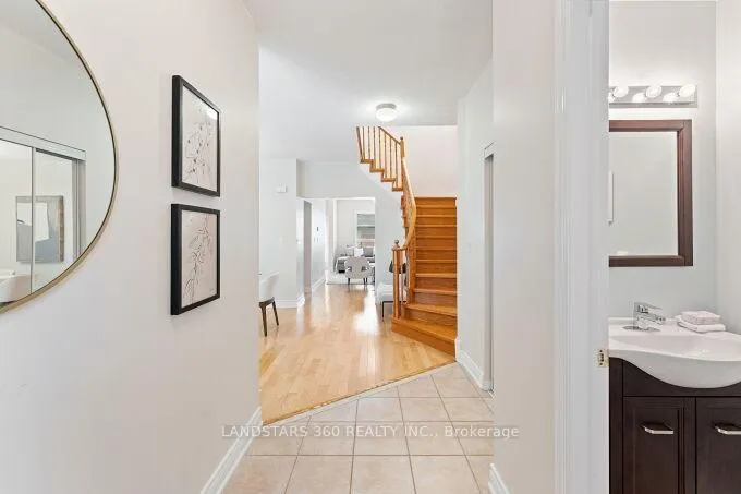 Photo 5 of 25 Interlacken Way, Markham, Unionville — HOMEH