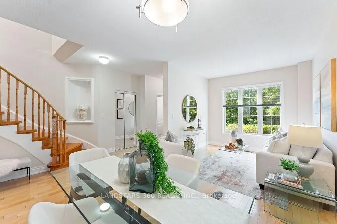 Photo 8 of 25 Interlacken Way, Markham, Unionville — HOMEH