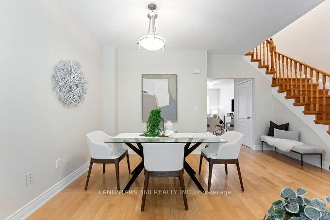Photo 14 of 25 Interlacken Way, Markham, Unionville — HOMEH
