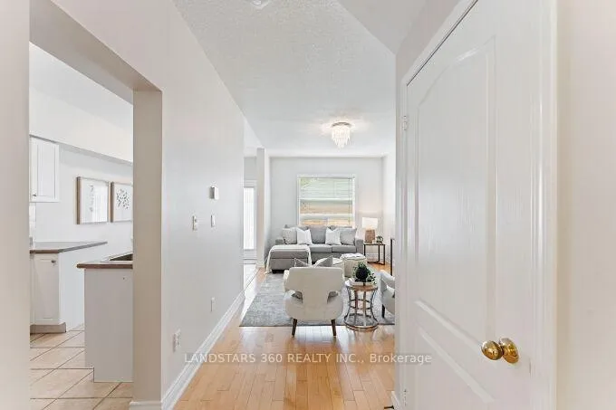 Photo 15 of 25 Interlacken Way, Markham, Unionville — HOMEH