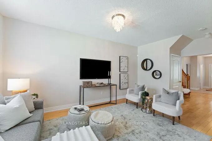 Photo 18 of 25 Interlacken Way, Markham, Unionville — HOMEH