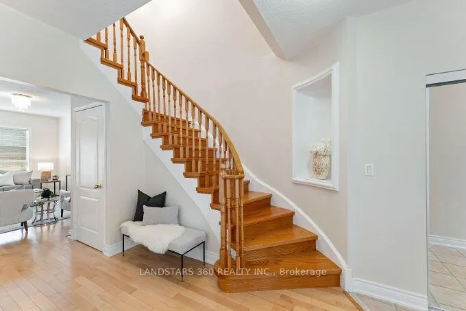 Photo 30 of 25 Interlacken Way, Markham, Unionville — HOMEH