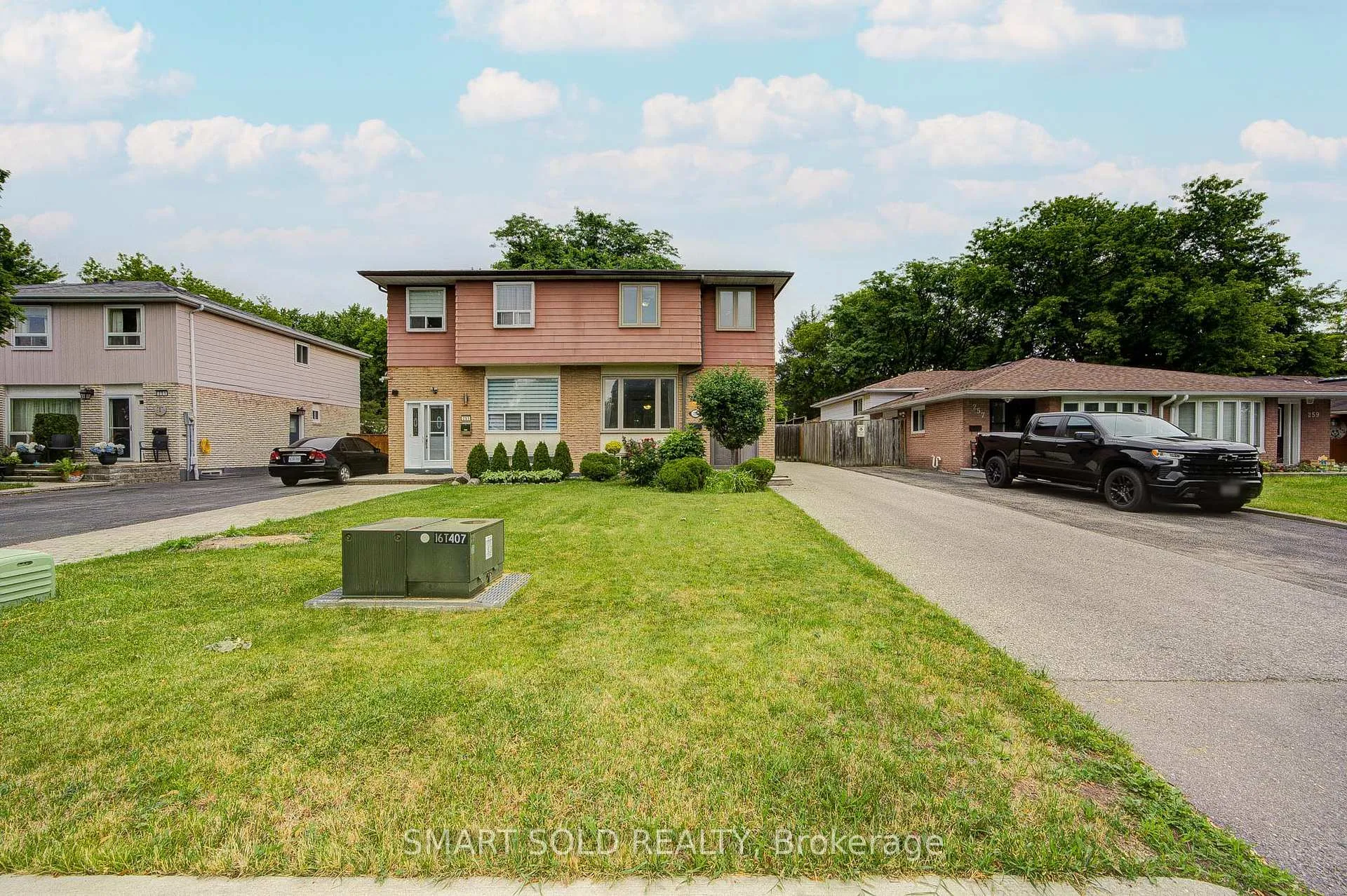 Front of 255 Cedar Avenue