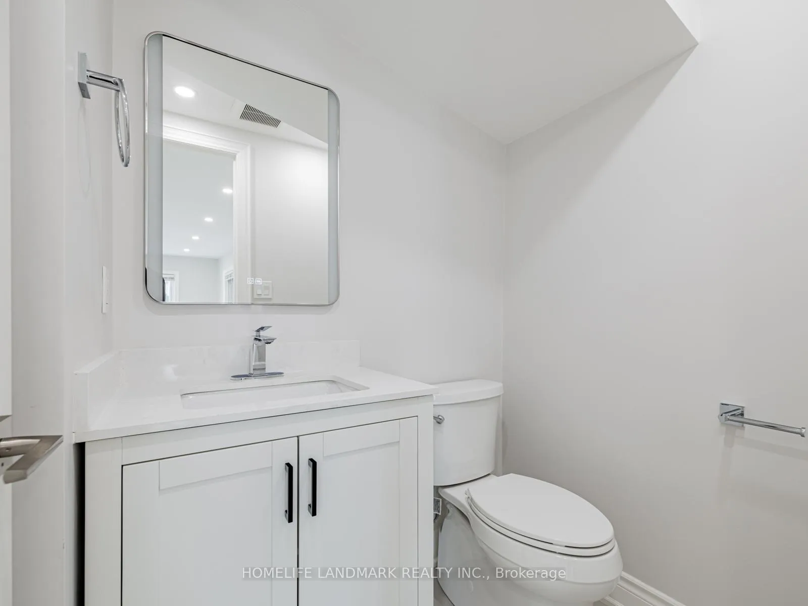 Photo 13 of 41 Arnold Crescent, Richmond Hill, Mill Pond — HOMEH
