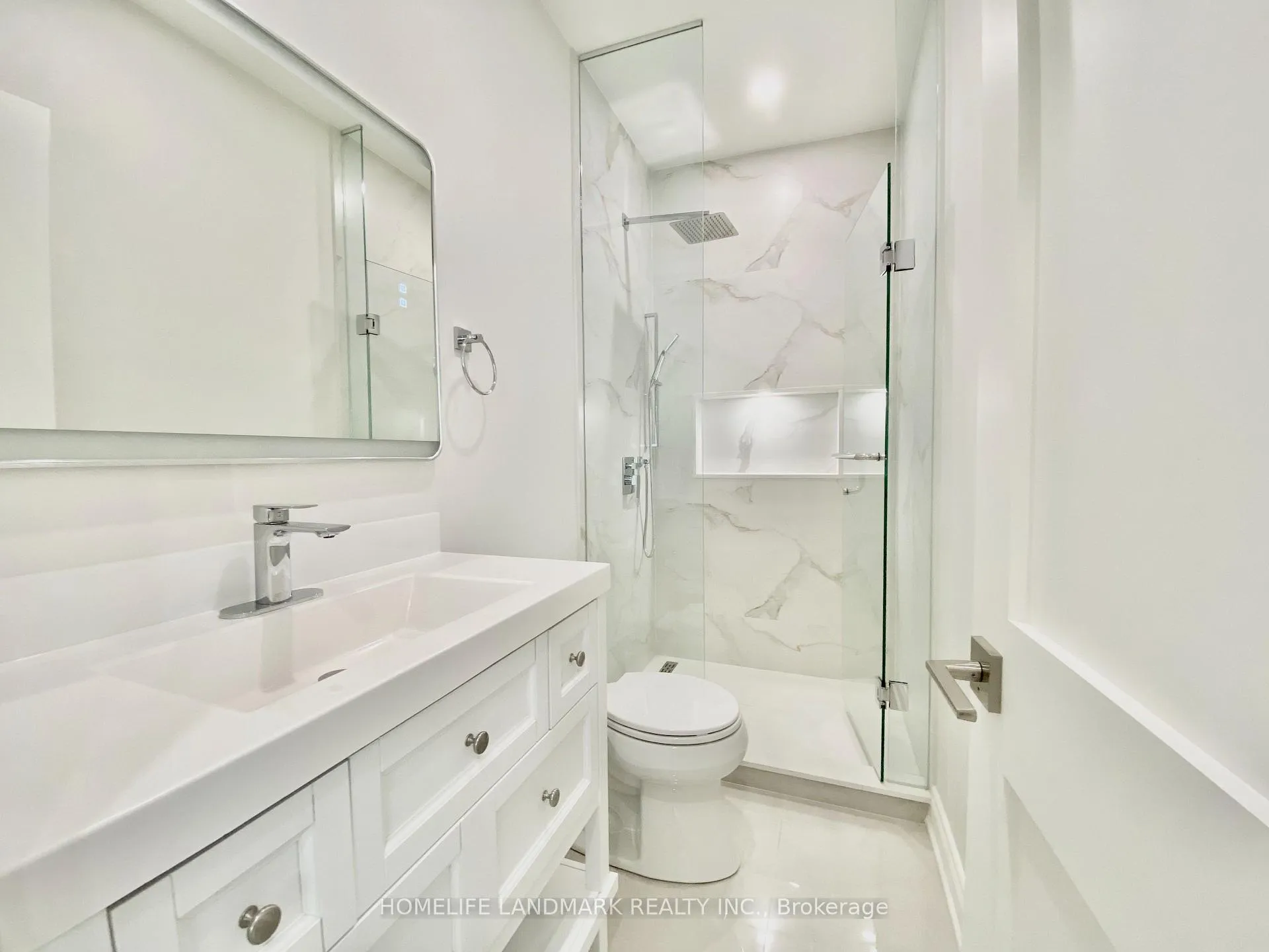 Photo 37 of 41 Arnold Crescent, Richmond Hill, Mill Pond — HOMEH