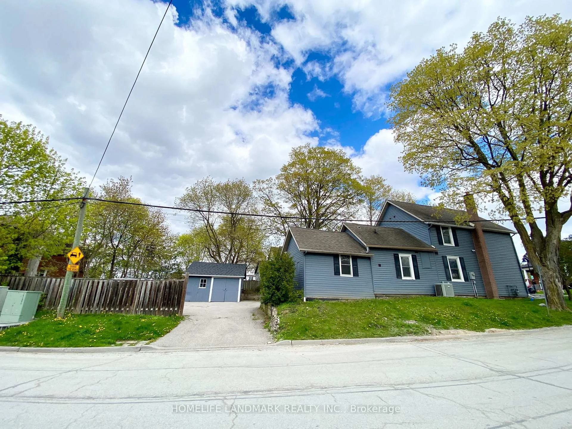 Photo 39 of 41 Arnold Crescent, Richmond Hill, Mill Pond — HOMEH