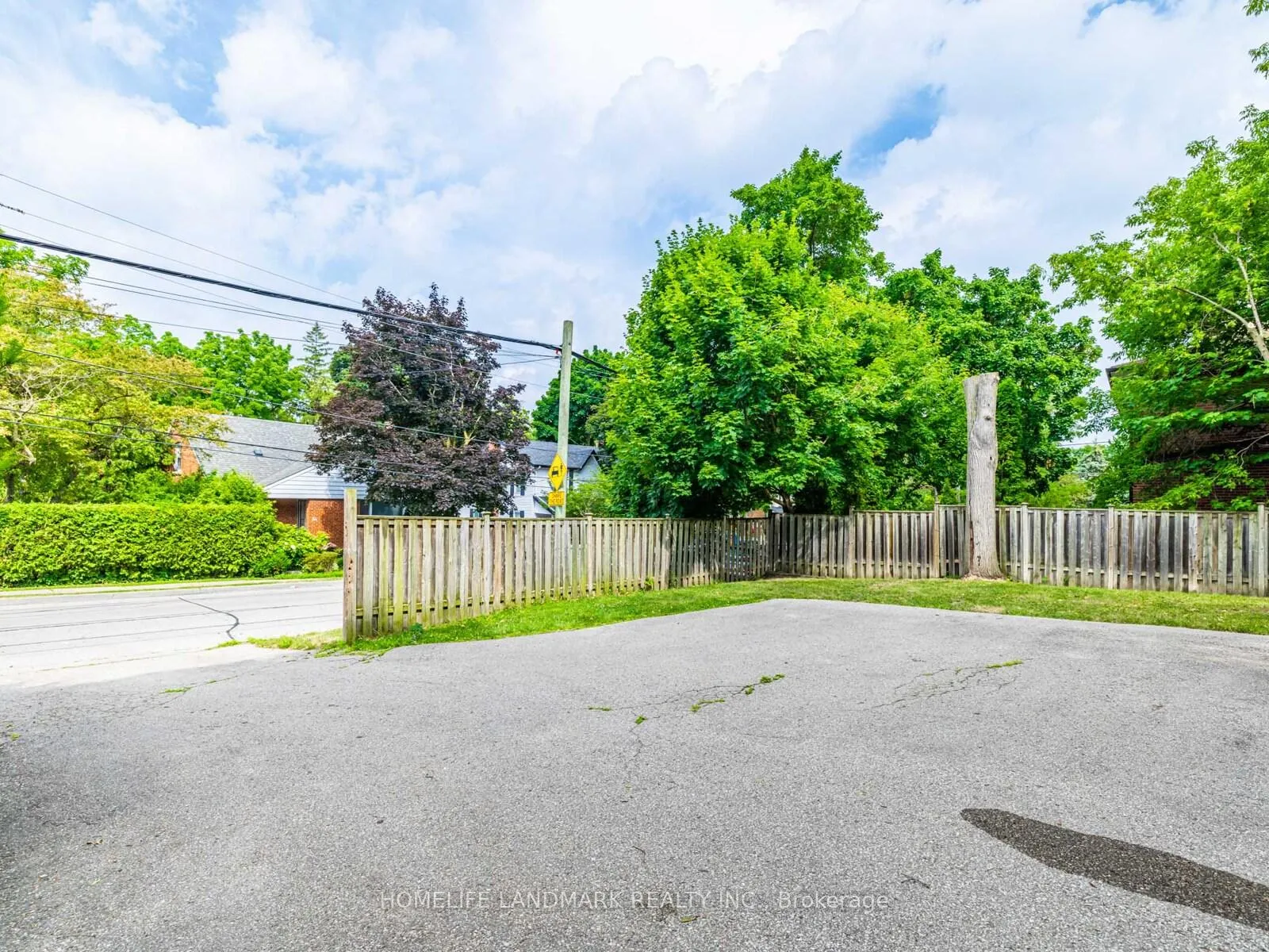 Photo 42 of 41 Arnold Crescent, Richmond Hill, Mill Pond — HOMEH