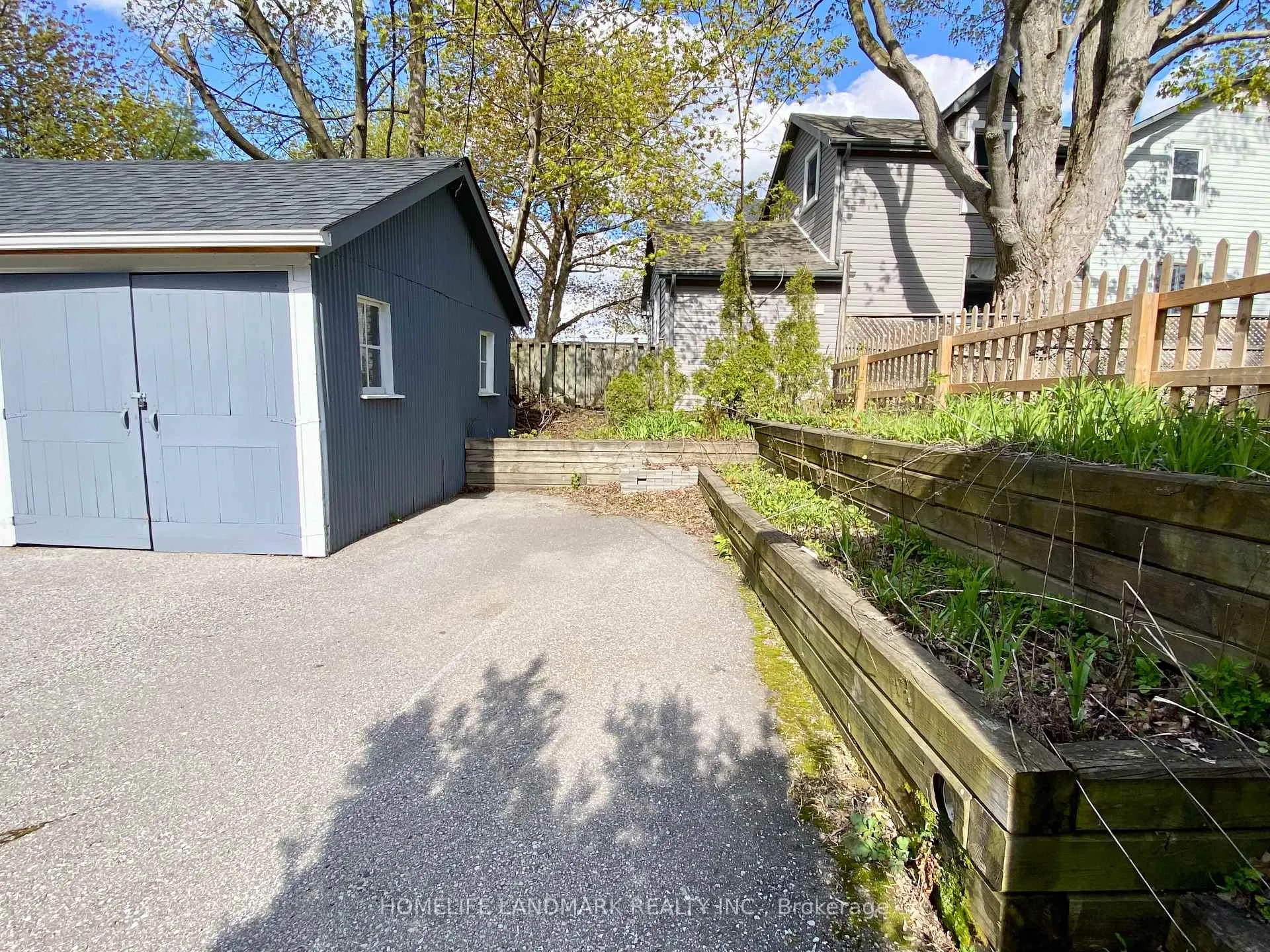 Photo 43 of 41 Arnold Crescent, Richmond Hill, Mill Pond — HOMEH
