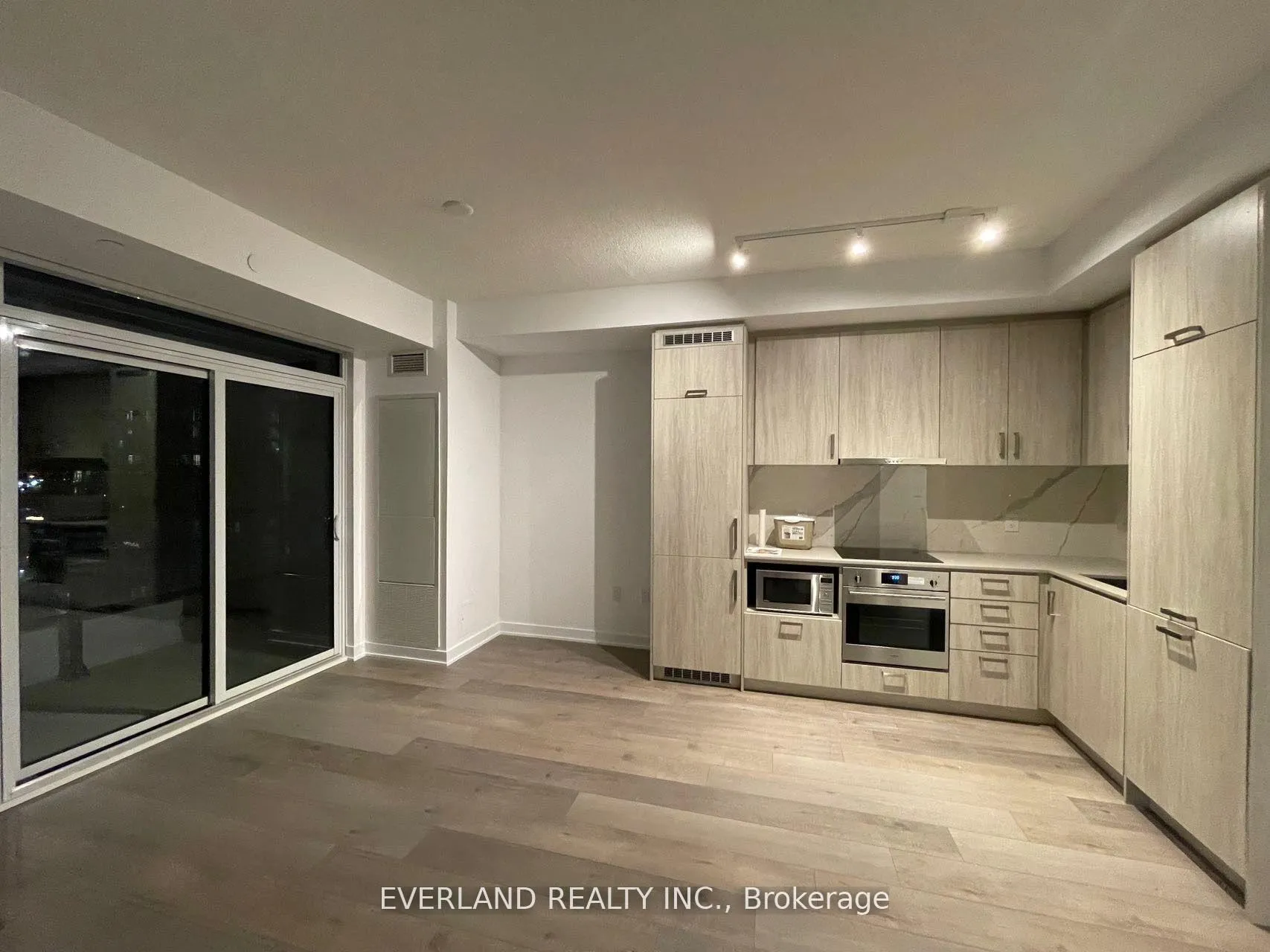 Photo 2 of Unit 1118, 60 Honeycrisp Crescent, Vaughan, Concord — HOMEH