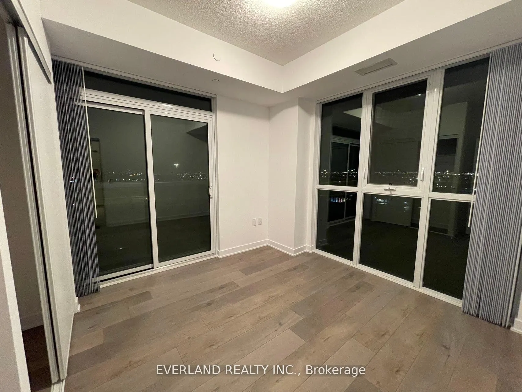 Photo 5 of Unit 1118, 60 Honeycrisp Crescent, Vaughan, Concord — HOMEH