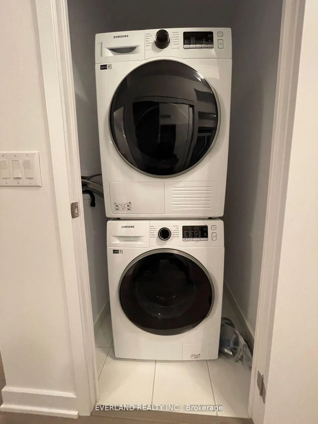 Photo 6 of Unit 1118, 60 Honeycrisp Crescent, Vaughan, Concord — HOMEH