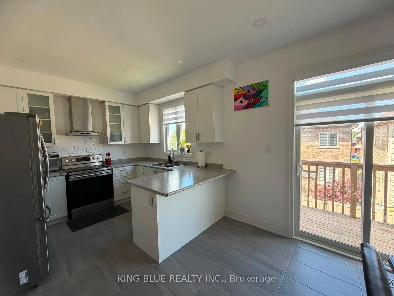 Photo 4 of 54 Haskins Crescent, Georgina, Keswick South — HOMEH