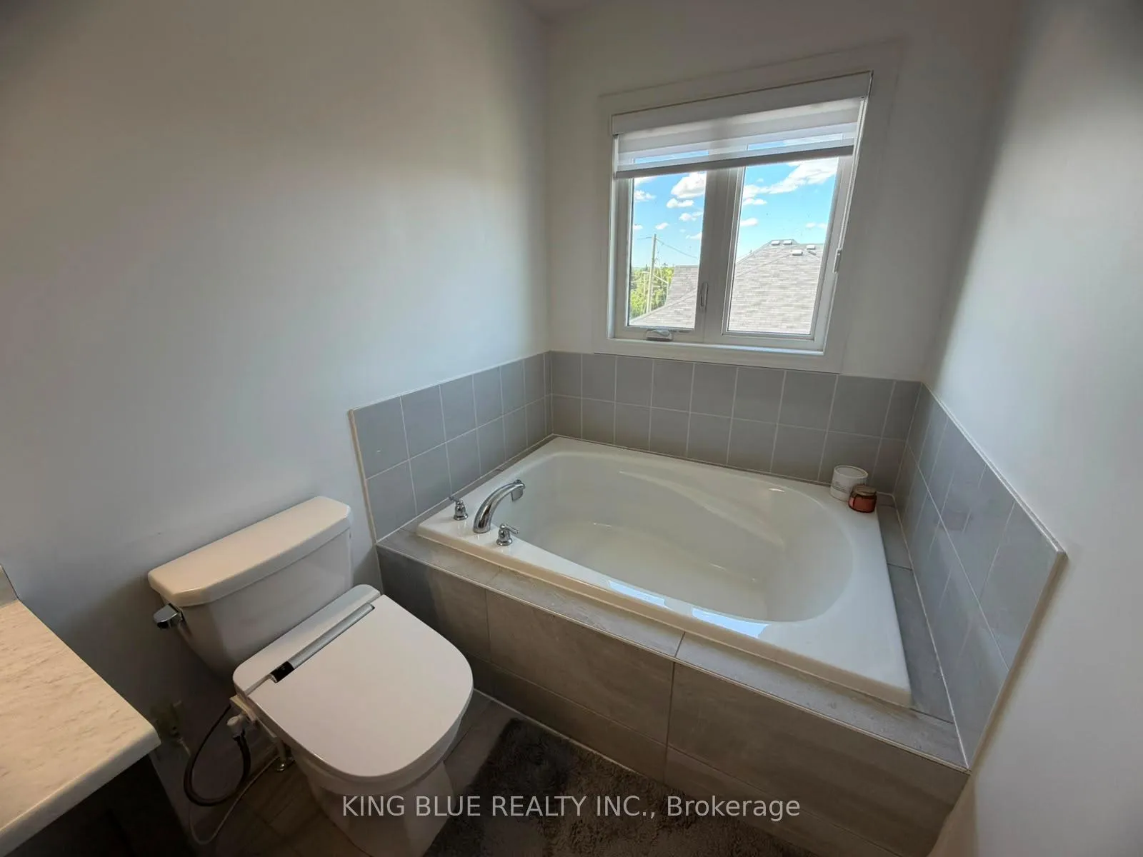 Photo 13 of 54 Haskins Crescent, Georgina, Keswick South — HOMEH