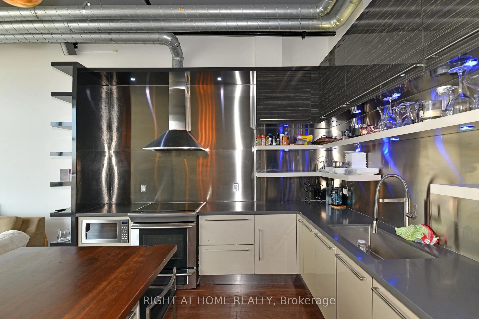 Photo 3 of Unit 708, 43 Hanna Avenue, Toronto, Niagara — HOMEH