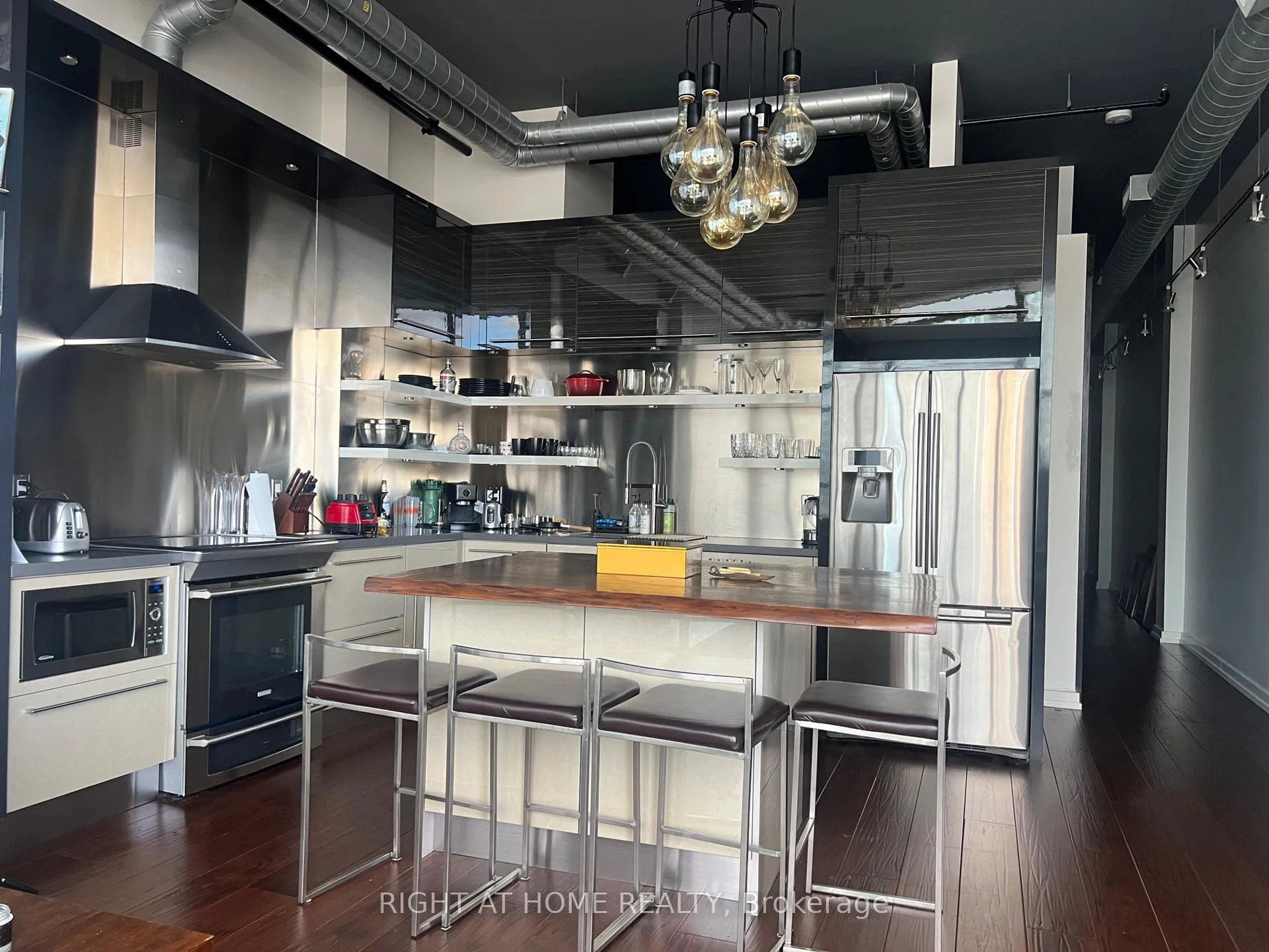 Photo 6 of Unit 708, 43 Hanna Avenue, Toronto, Niagara — HOMEH