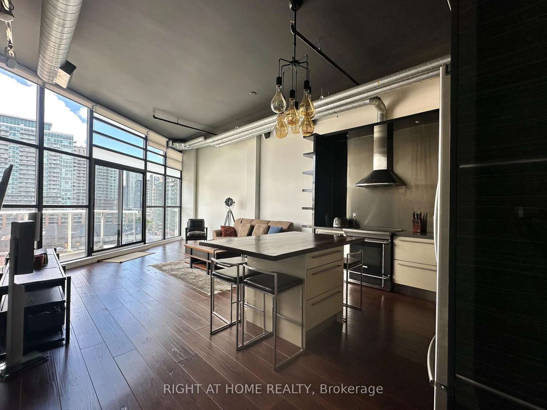 Photo 7 of Unit 708, 43 Hanna Avenue, Toronto, Niagara — HOMEH