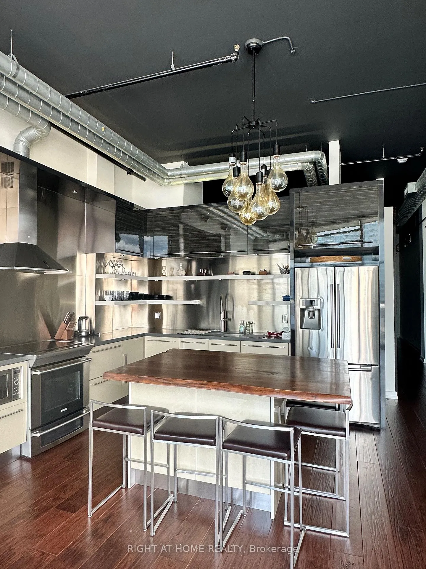 Photo 8 of Unit 708, 43 Hanna Avenue, Toronto, Niagara — HOMEH